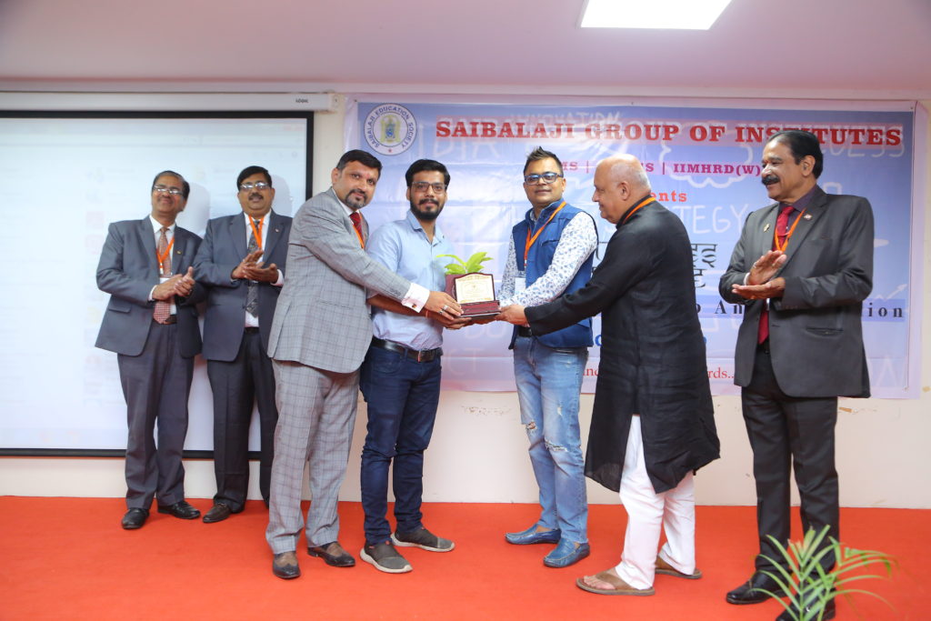 Ganesh-Pottery-awarded-by-Start-up-Award-for-Outstanding-Performance-in-the-Field-of-Entrepreneurship-by-SaiBalaji-Group-of-Institutes-IIMS-1024×683-1.jpg