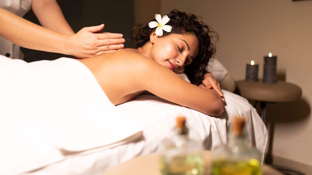 PUNHR-P0112-Woman-Arogya-Spa-Treatment.16×9.jpg