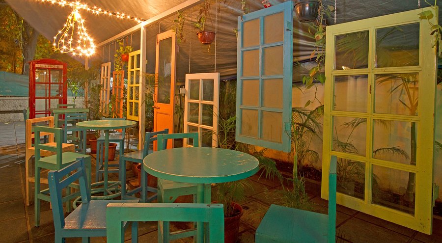 SWIG – Bar & Eatery