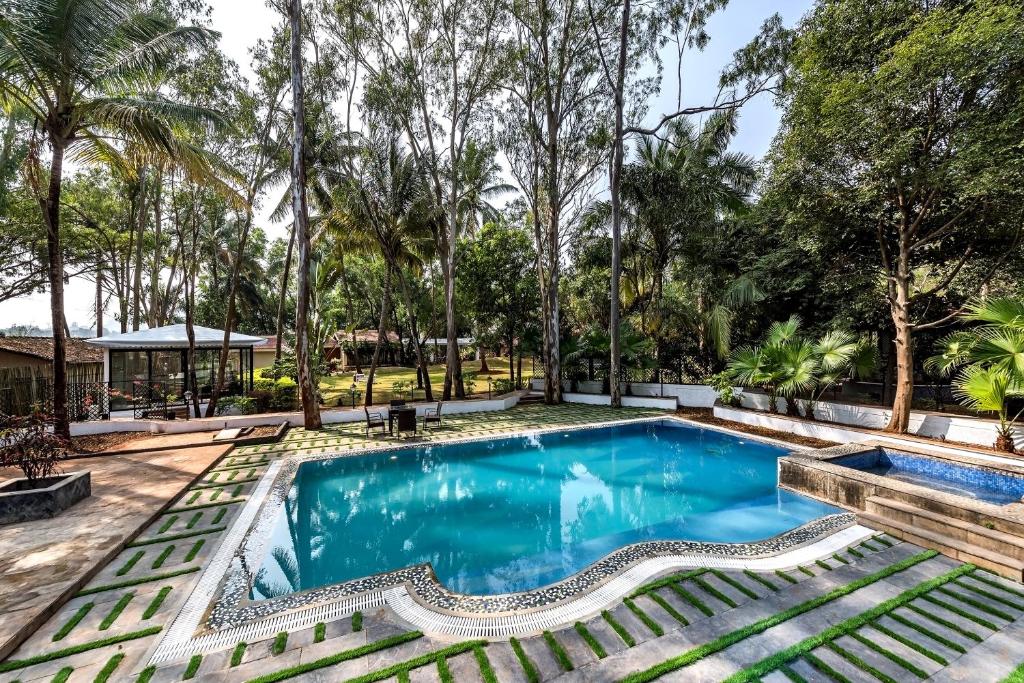 SaffronStays Foresta