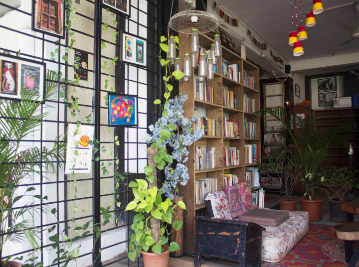 Waari Book Cafe 1