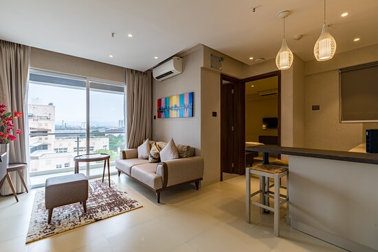 ar-suites-jewels-royale